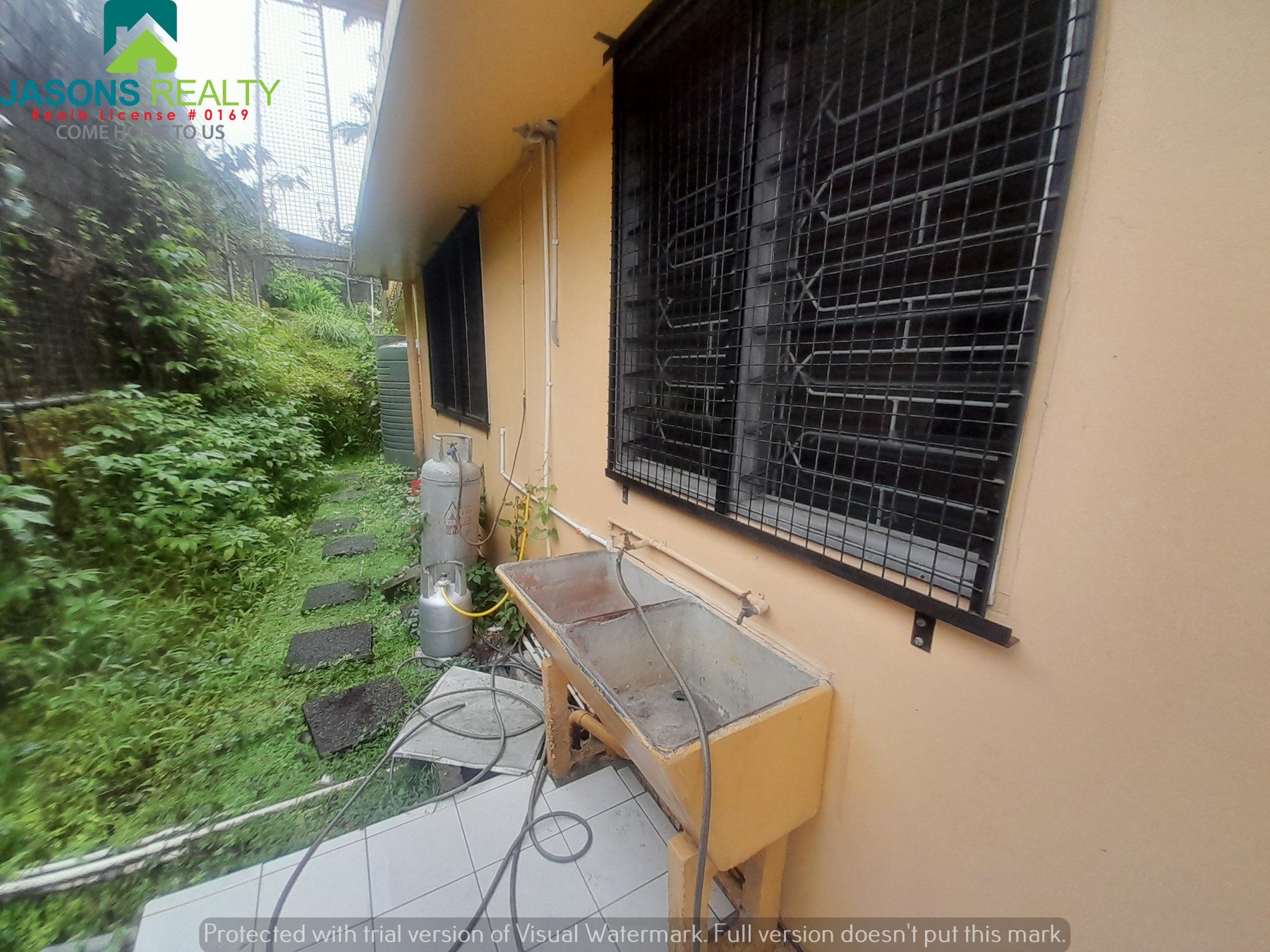 Naqasima Place, off Borron Road